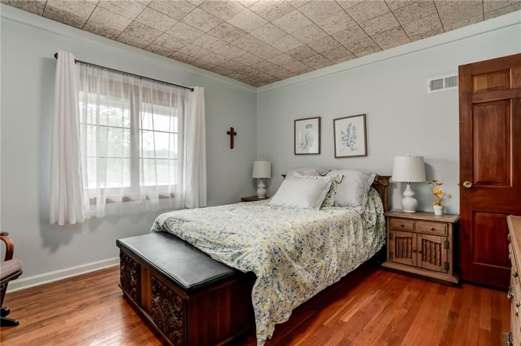Photo 18 of 36 - 226 N 78th Street