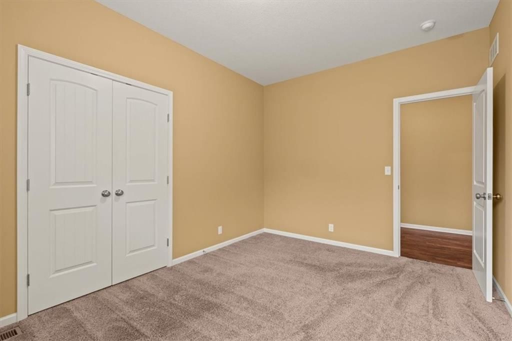 Photo 8 of 30 - 14163 S Landon Street