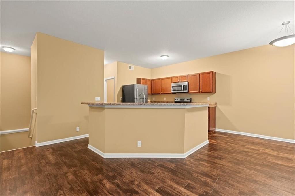 Photo 14 of 30 - 14163 S Landon Street