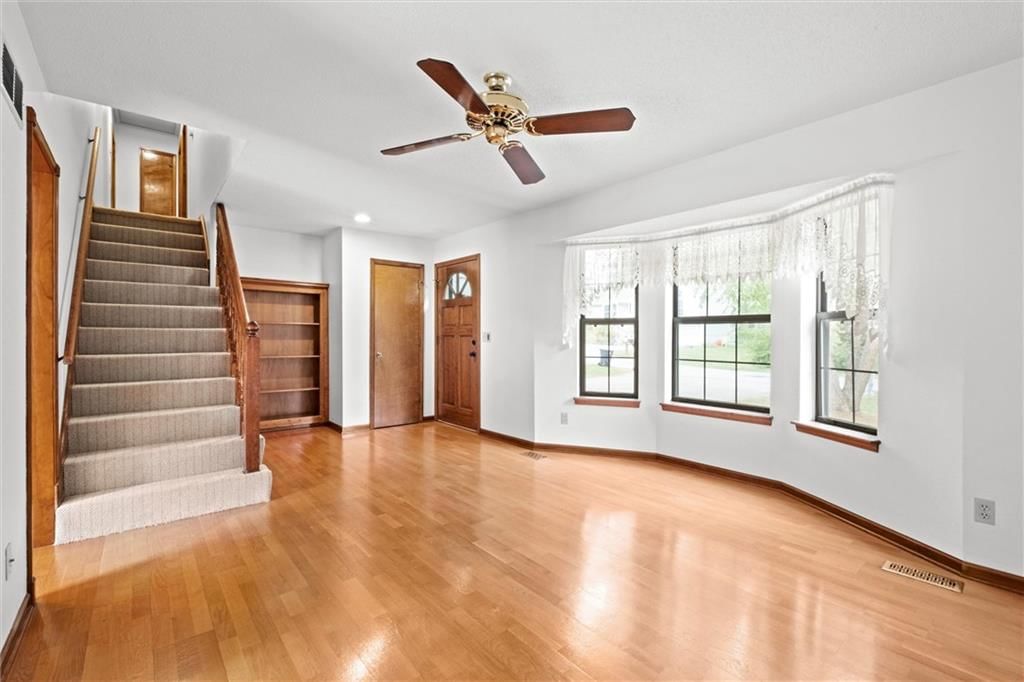 Photo 5 of 31 - 301 NW 80th Street