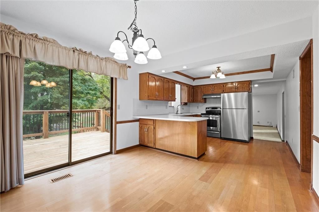 Photo 6 of 31 - 301 NW 80th Street