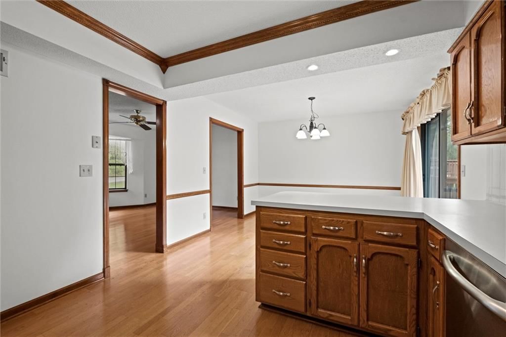 Photo 10 of 31 - 301 NW 80th Street