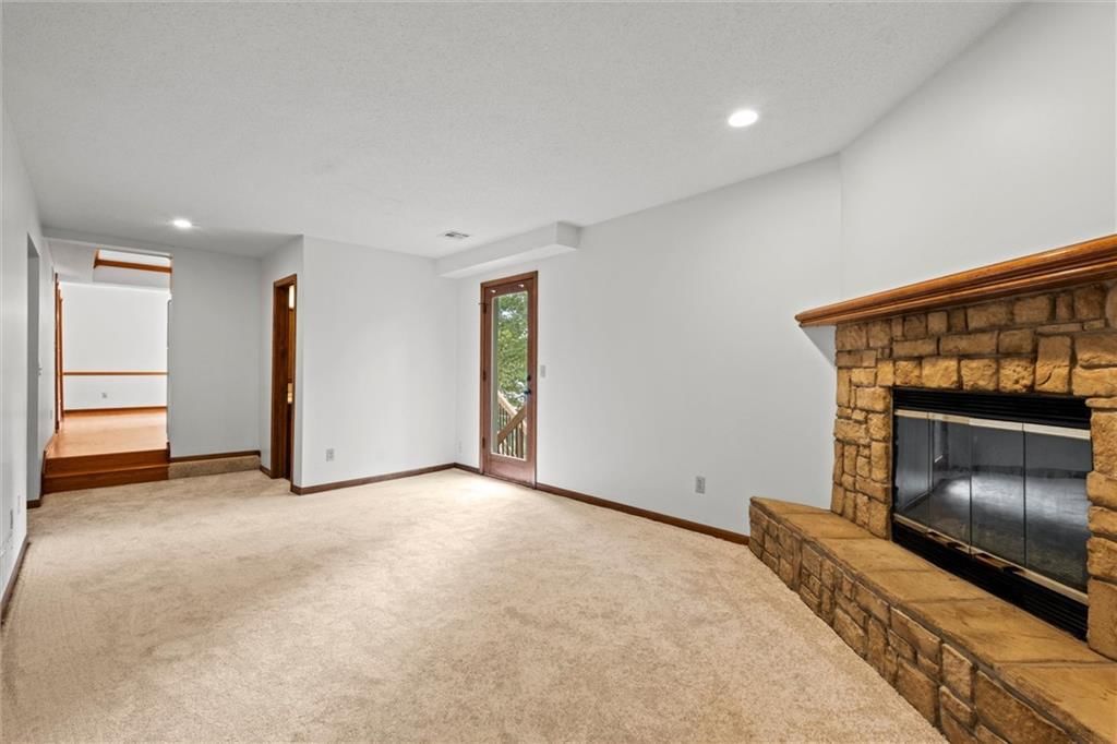 Photo 12 of 31 - 301 NW 80th Street