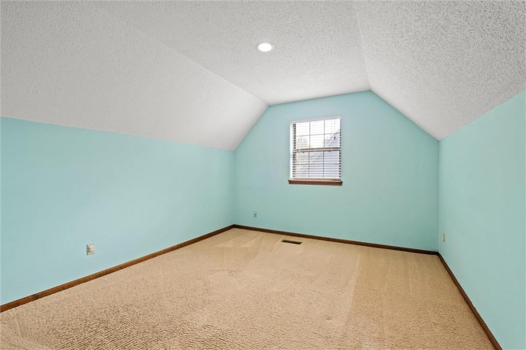 Photo 18 of 31 - 301 NW 80th Street