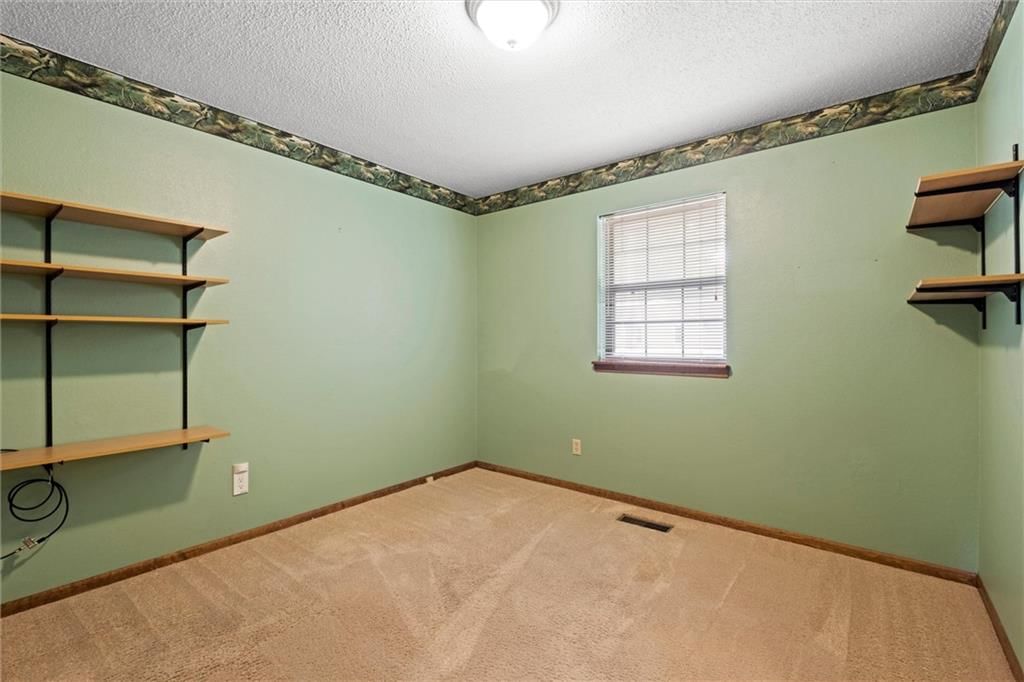 Photo 20 of 31 - 301 NW 80th Street