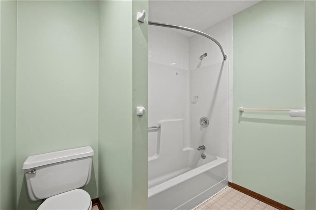 Photo 21 of 31 - 301 NW 80th Street
