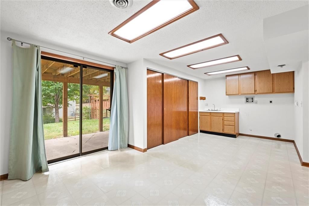 Photo 23 of 31 - 301 NW 80th Street