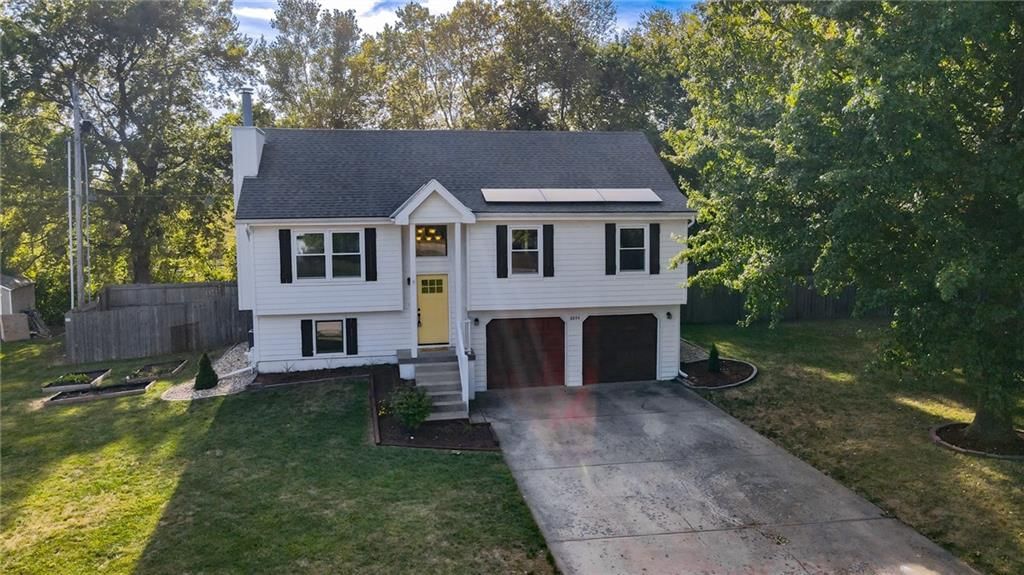 8844 Golden Lane, De Soto, KS