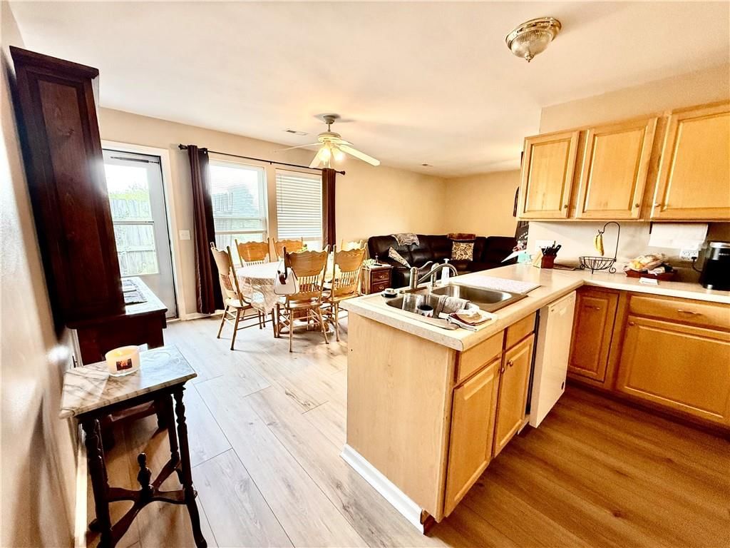 11855 Wood Oak Avenue — photo 8