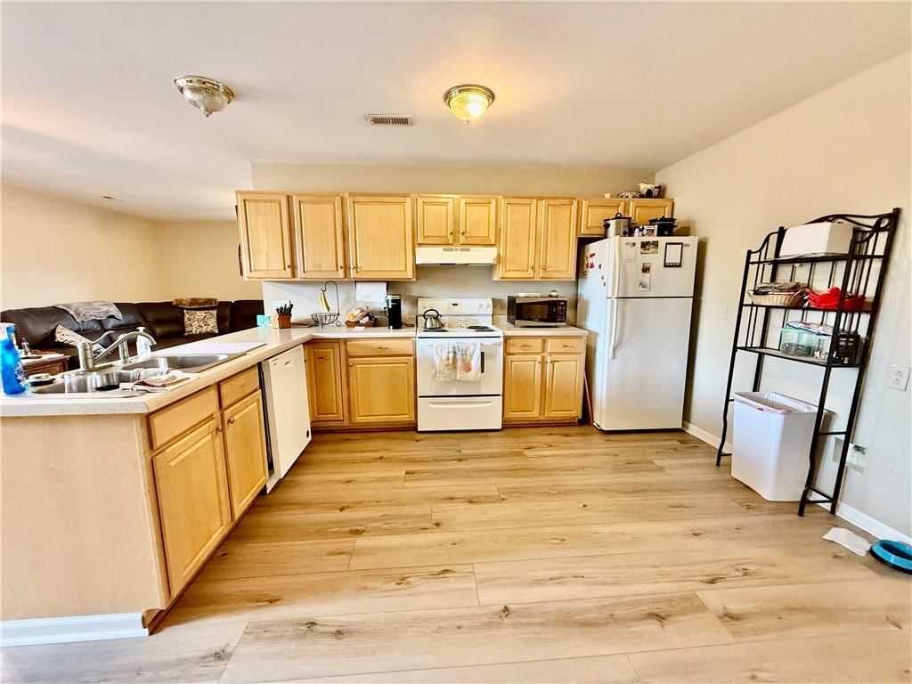 11855 Wood Oak Avenue — photo 9