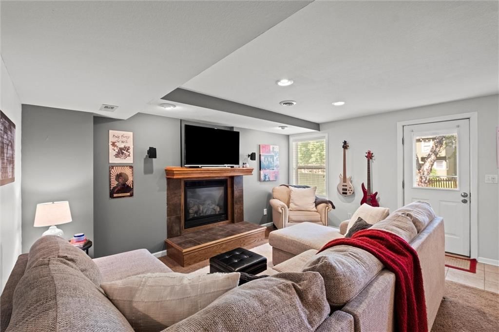 15914 W 160th Terrace — photo 30