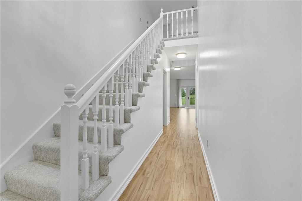 8218 NW Bradford Court — photo 3