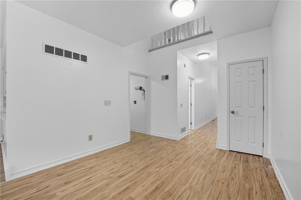 8218 NW Bradford Court — photo 6