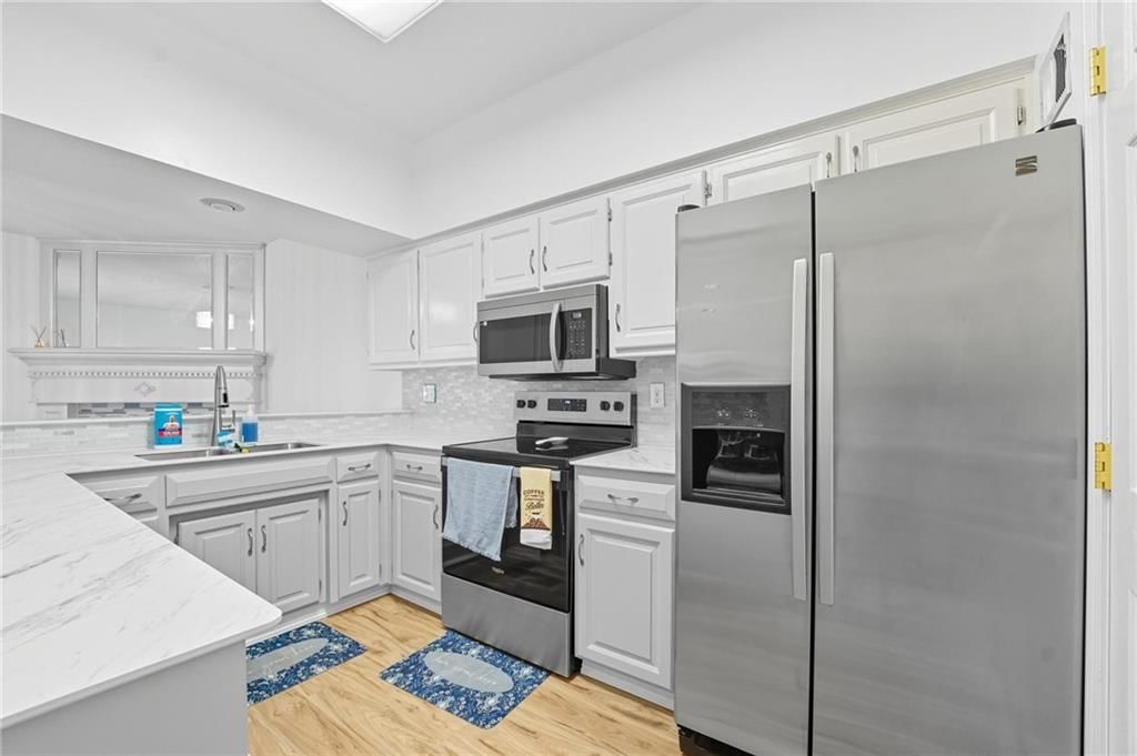 8218 NW Bradford Court — photo 11