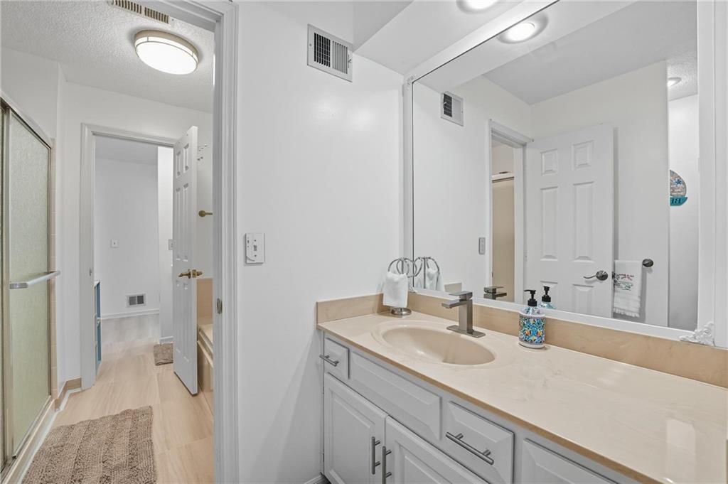 8218 NW Bradford Court — photo 20