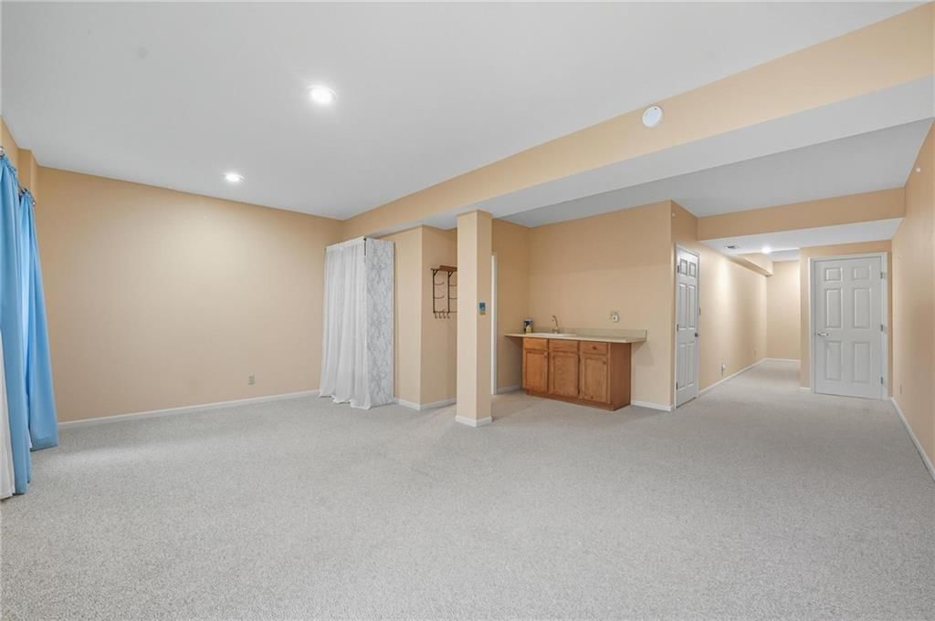 8218 NW Bradford Court — photo 28