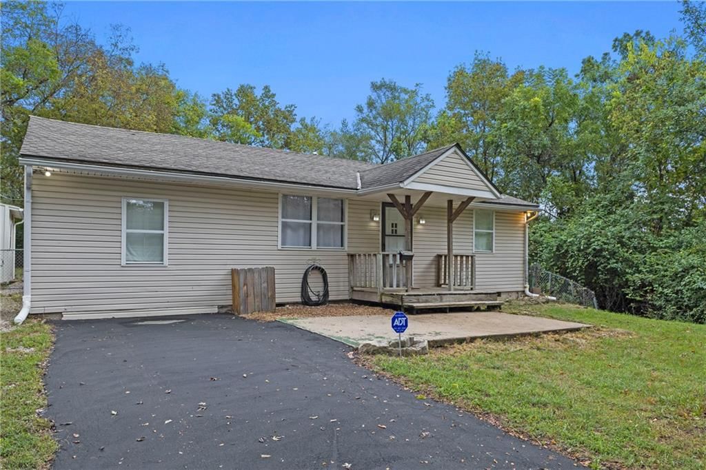 9217 Oak Street — photo 4