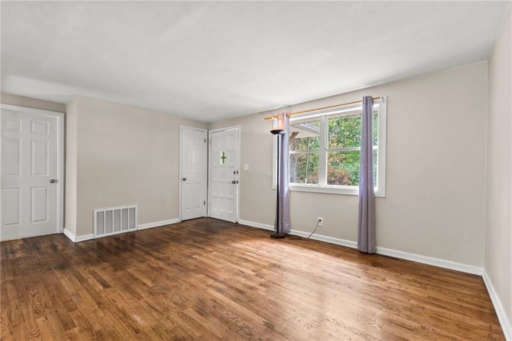 9217 Oak Street — photo 6