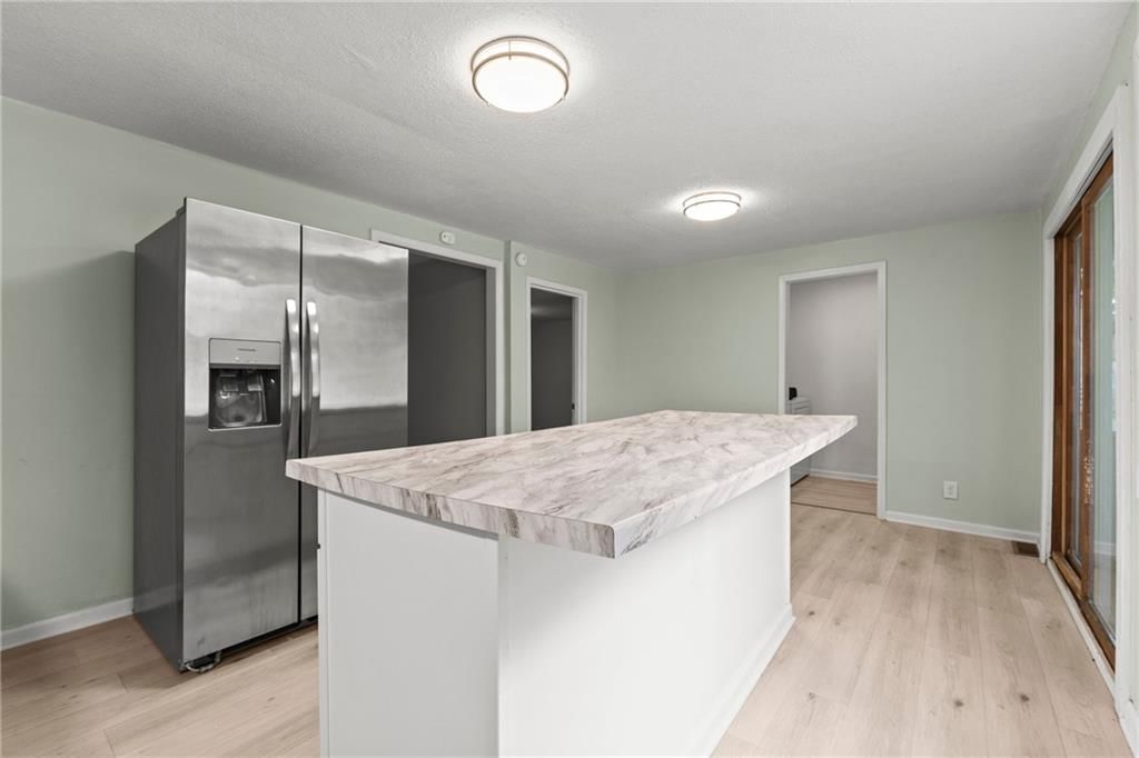 9217 Oak Street — photo 9