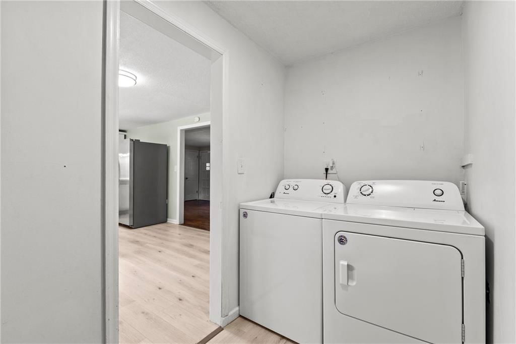 9217 Oak Street — photo 11
