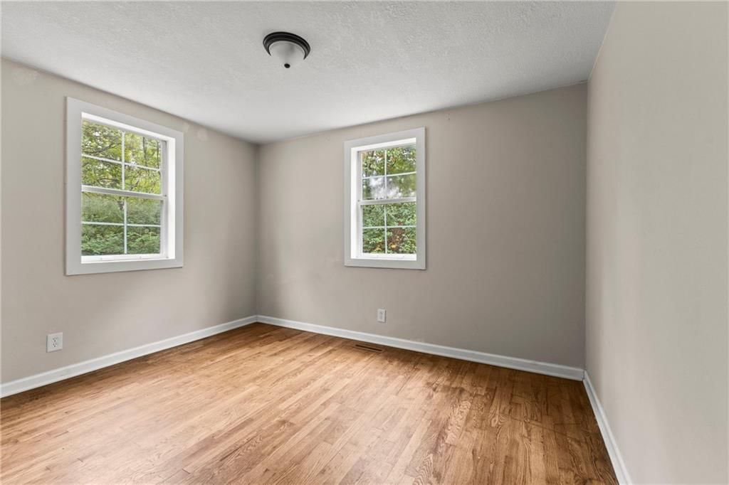 9217 Oak Street — photo 14