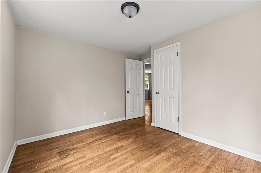 9217 Oak Street — photo 15