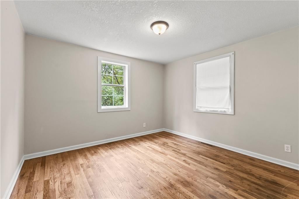 9217 Oak Street — photo 16