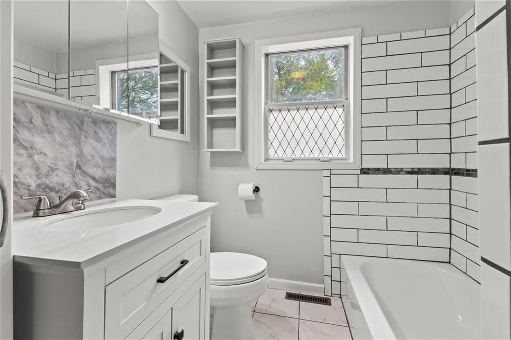 9217 Oak Street — photo 18