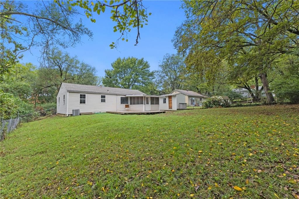 9217 Oak Street — photo 21