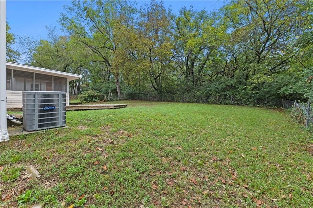 9217 Oak Street — photo 23