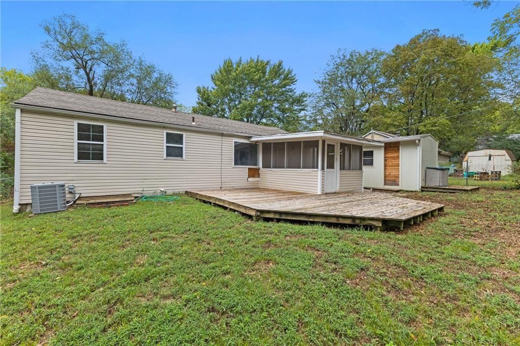 9217 Oak Street — photo 24