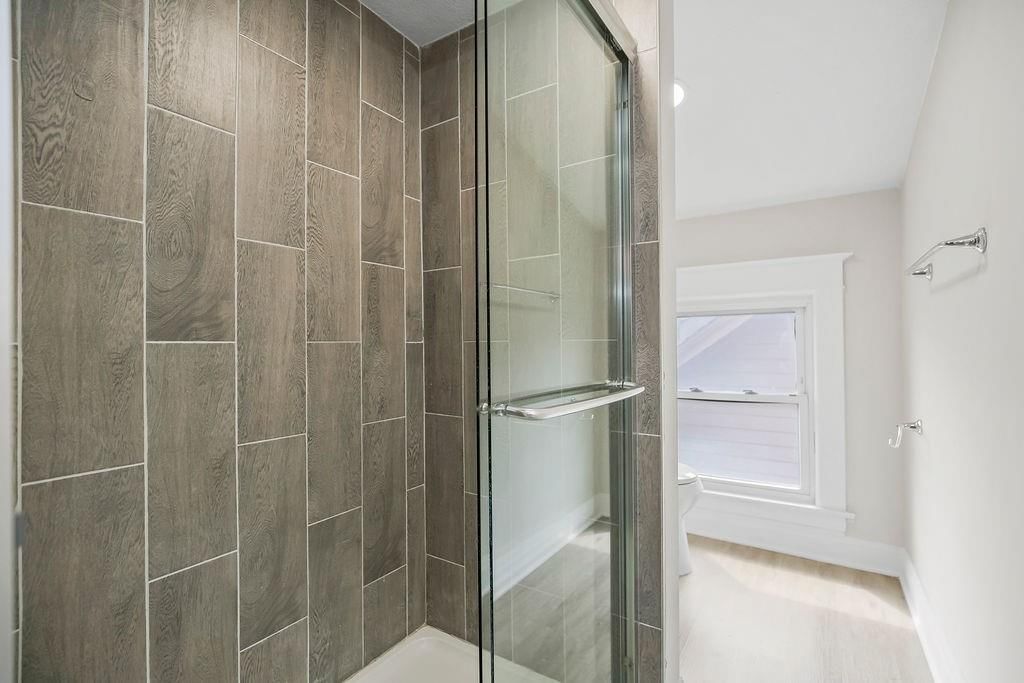 Photo 13 of 31 - 3753 Flora Avenue