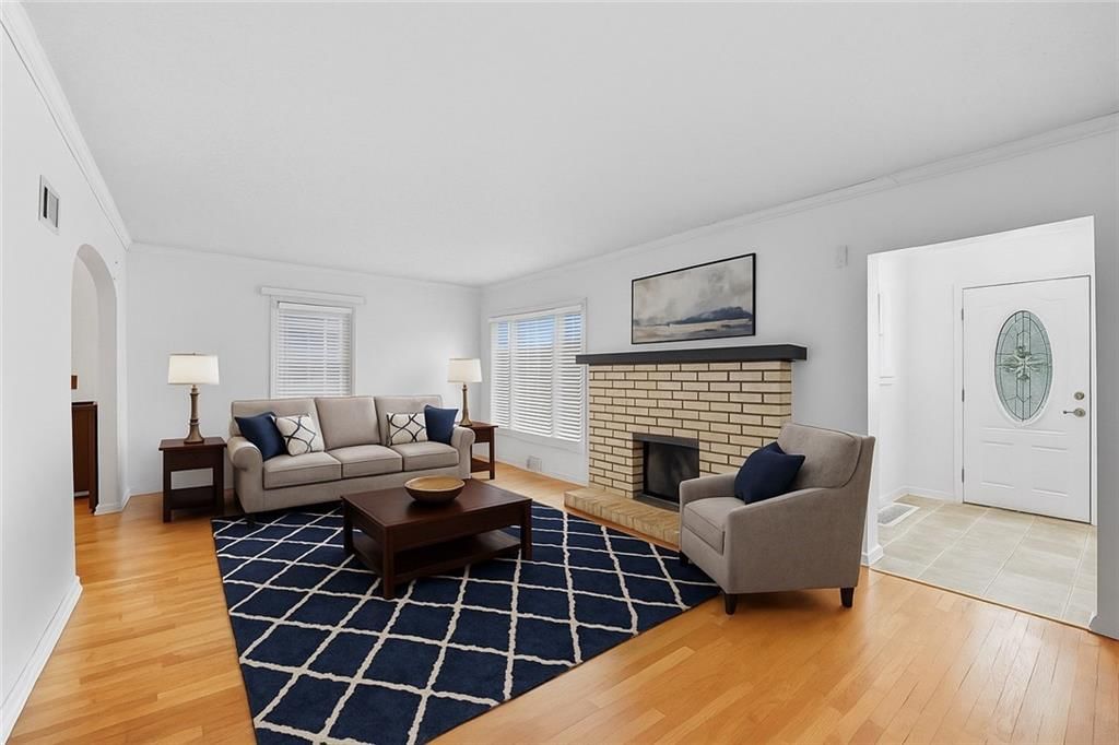4952 N Brighton Avenue — photo 3