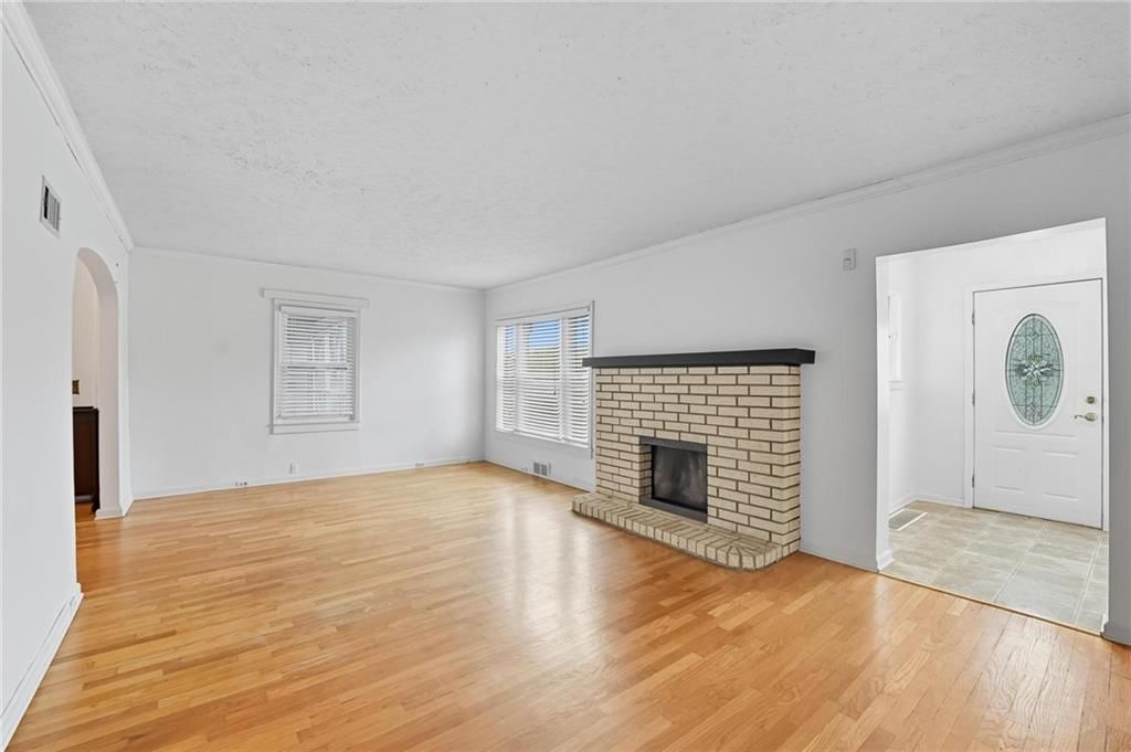 4952 N Brighton Avenue — photo 4