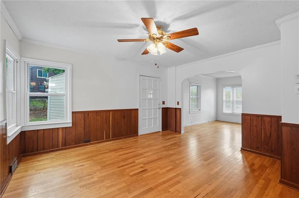 4952 N Brighton Avenue — photo 6