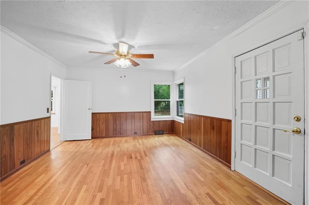 4952 N Brighton Avenue — photo 10