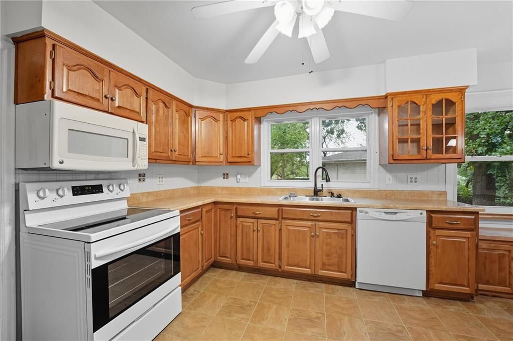 4952 N Brighton Avenue — photo 12