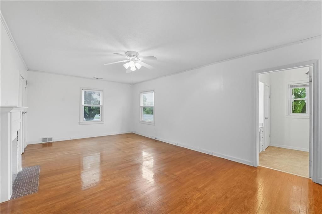 4952 N Brighton Avenue — photo 33