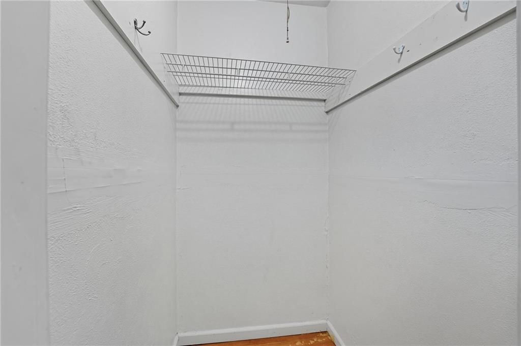 4952 N Brighton Avenue — photo 40