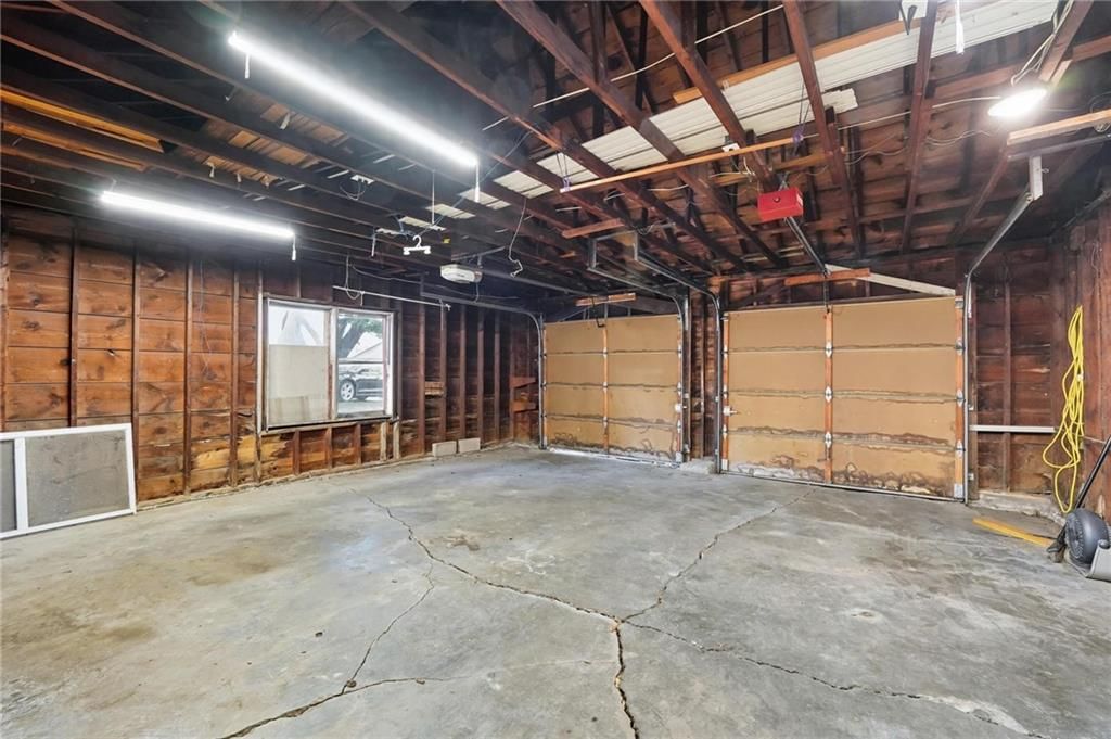 4952 N Brighton Avenue — photo 42