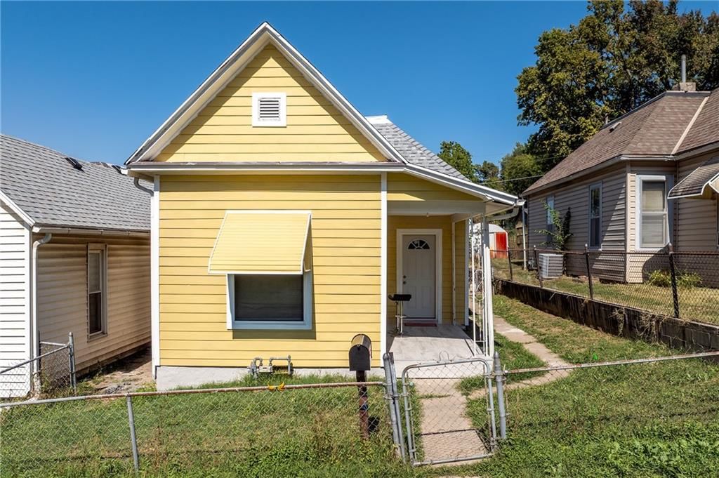 205 E Kansas Avenue — photo 2