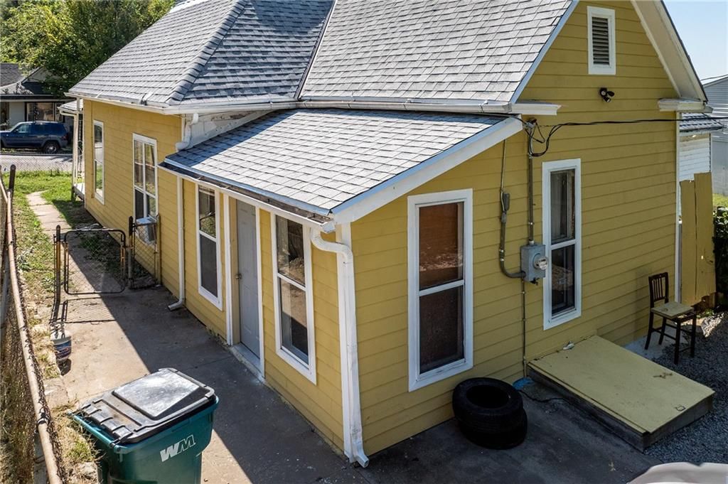 205 E Kansas Avenue — photo 26