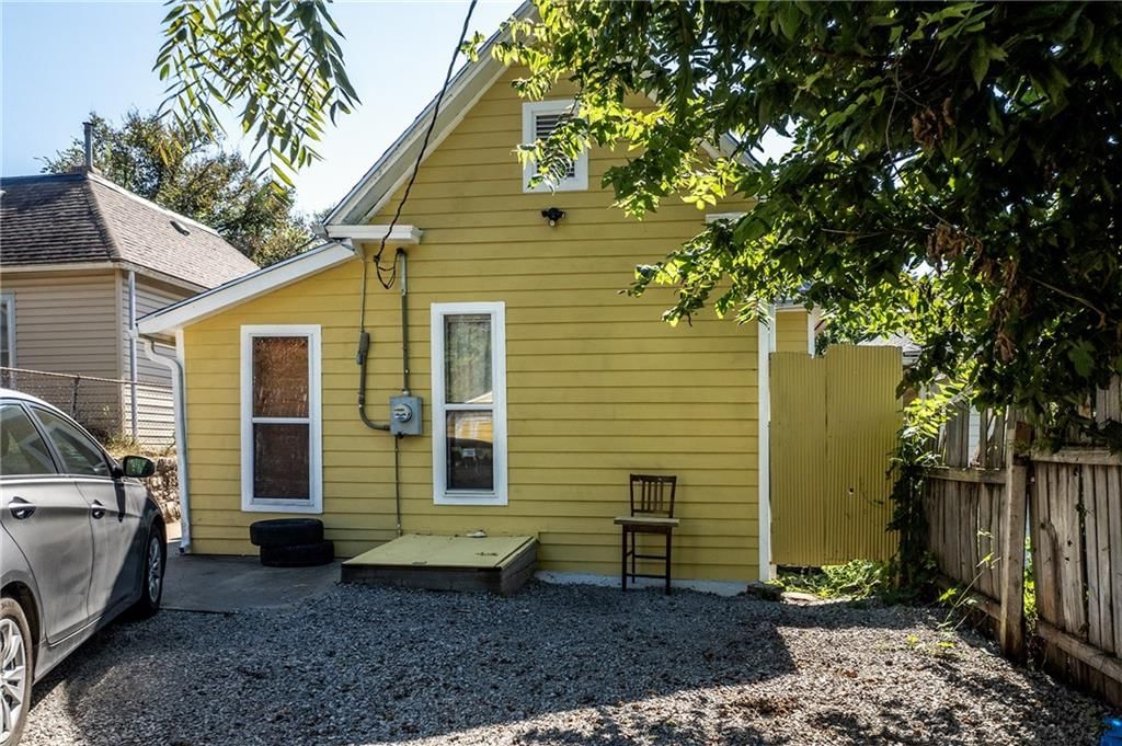205 E Kansas Avenue — photo 29