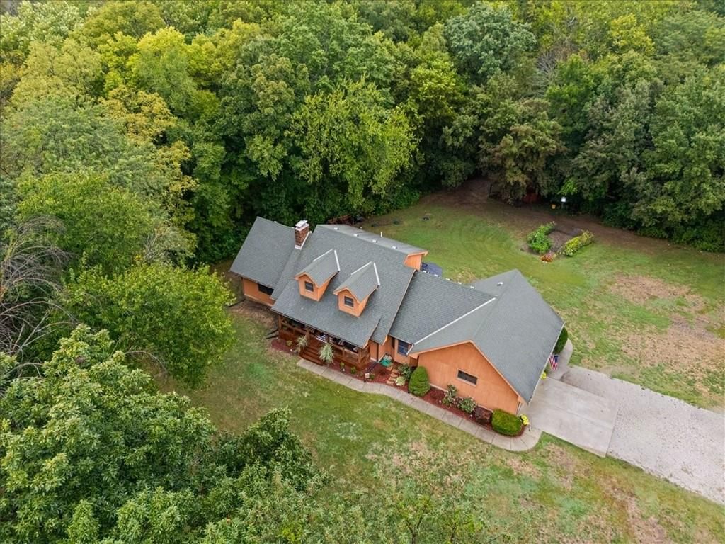 17806 Red Bud Circle — photo 2
