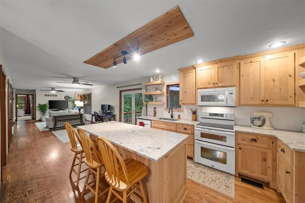 17806 Red Bud Circle — photo 11