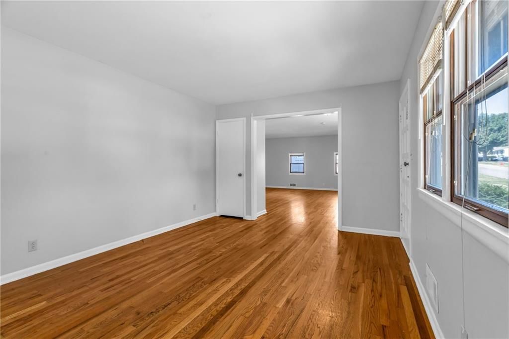 Photo 7 of 30 - 3724 S Osage Street