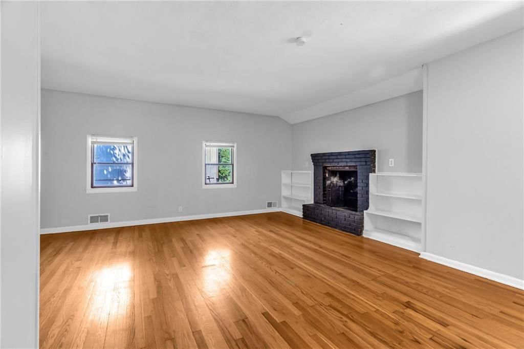 Photo 8 of 30 - 3724 S Osage Street