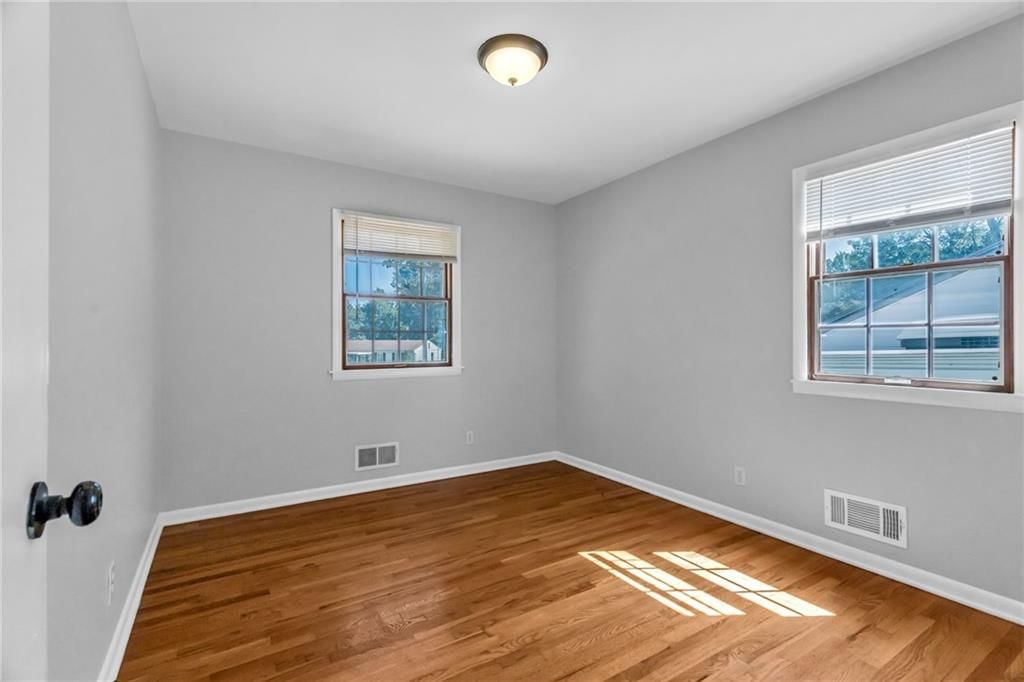 Photo 16 of 30 - 3724 S Osage Street