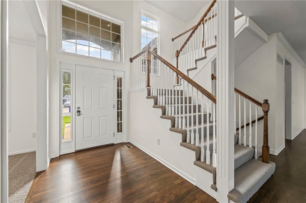 16170 S Laurelwood Street — photo 3