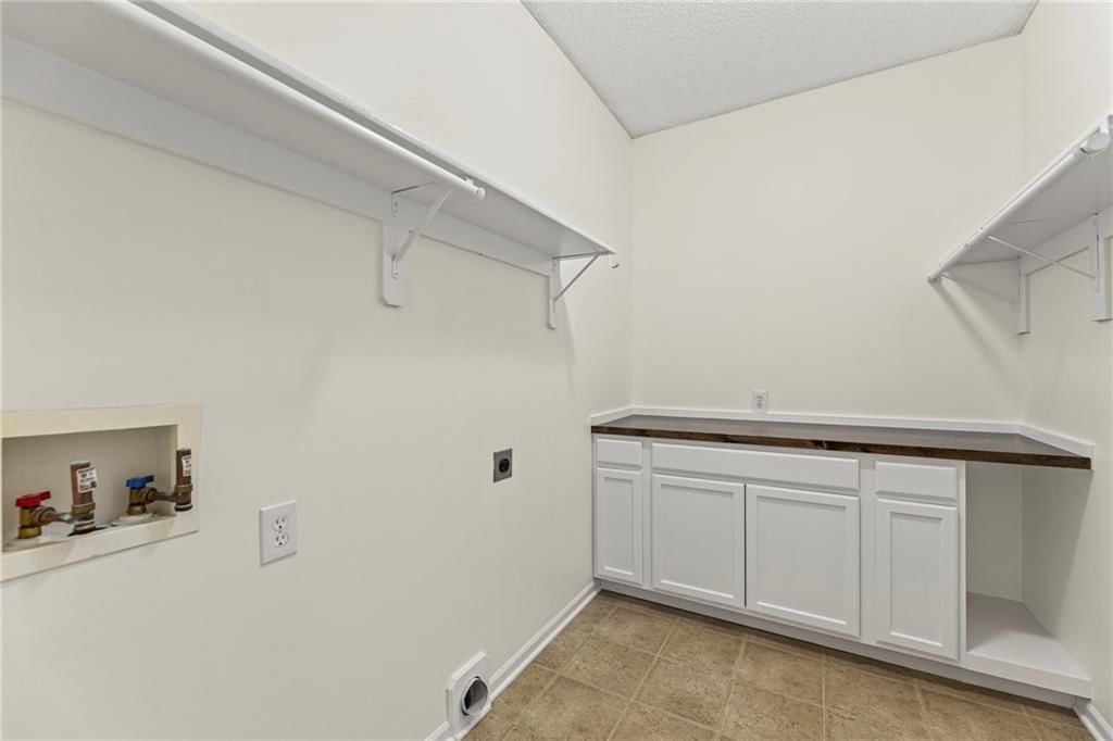 16170 S Laurelwood Street — photo 29